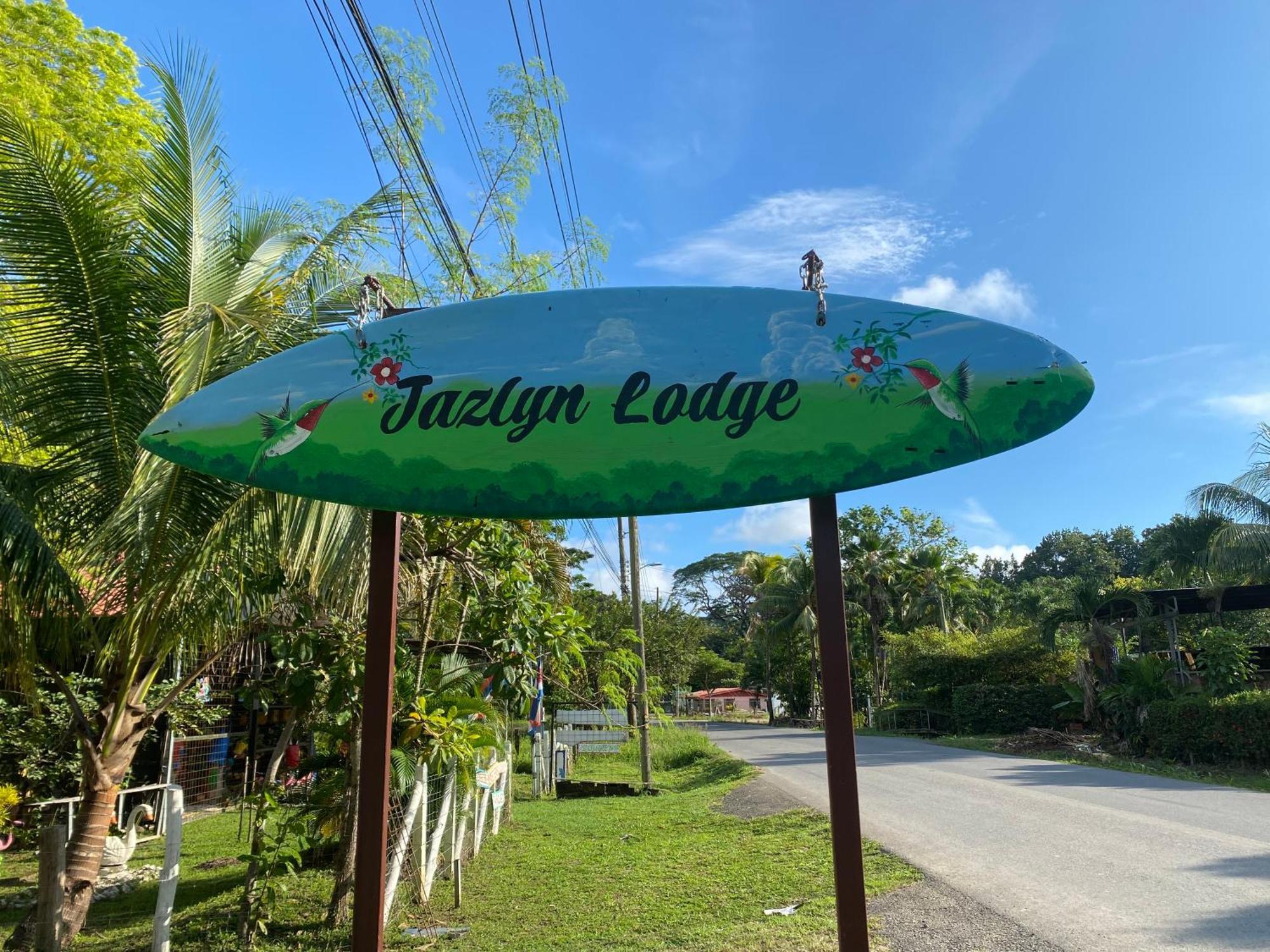 Jazlyn Lodge & Tours 파케라 외부 사진